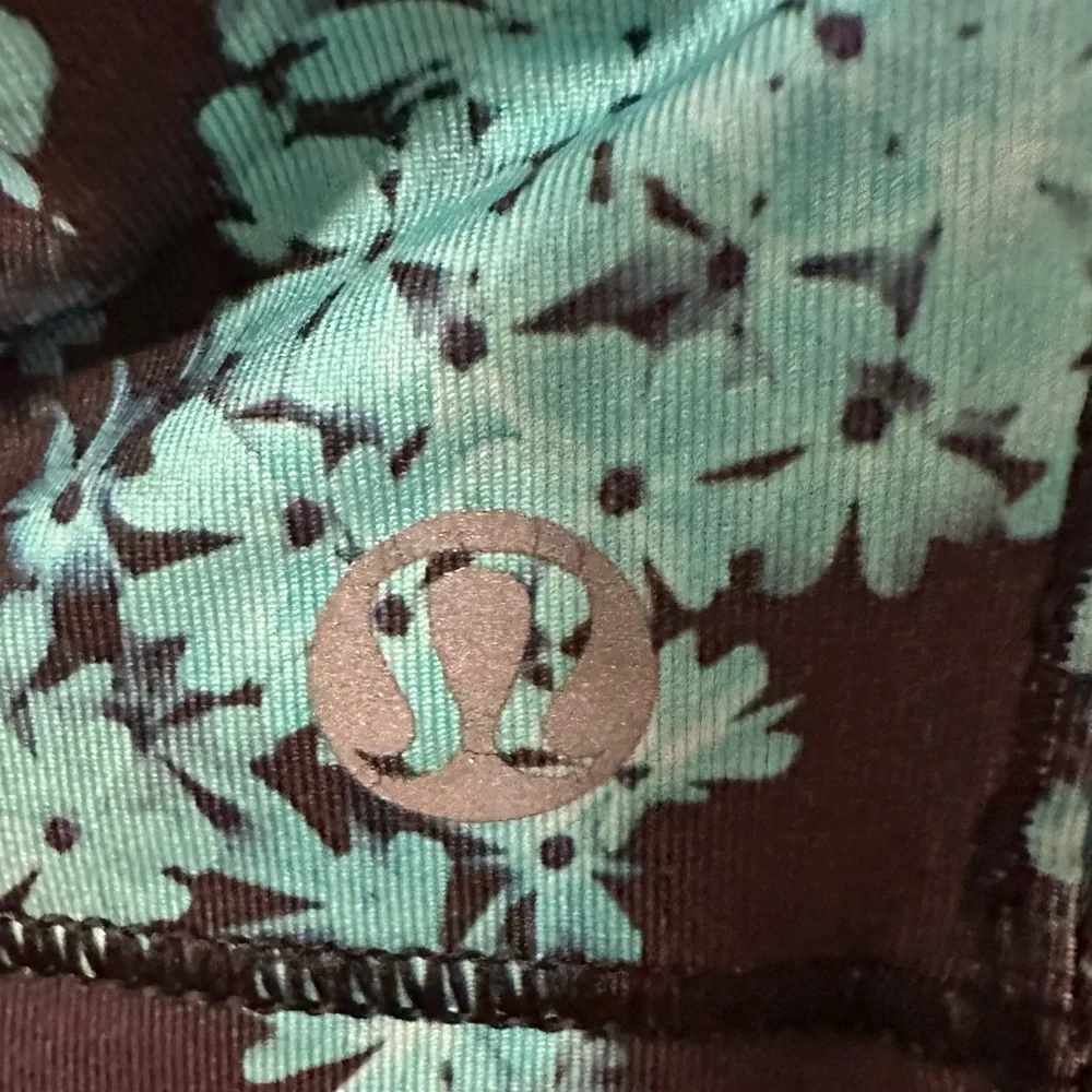 Lululemon Athletica Floral Sports Bra | Size 6 - Picture 8 of 8